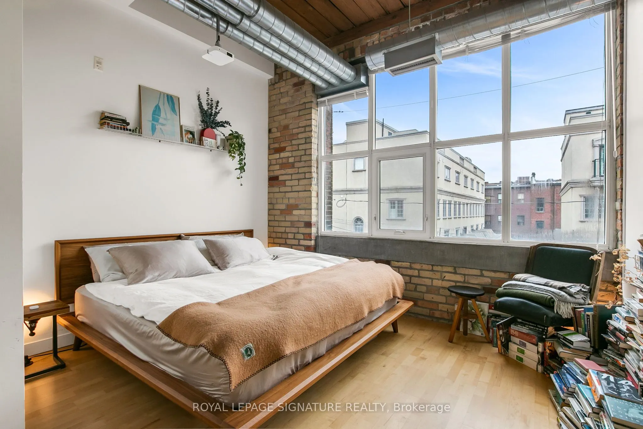 955 Queen Street W #316