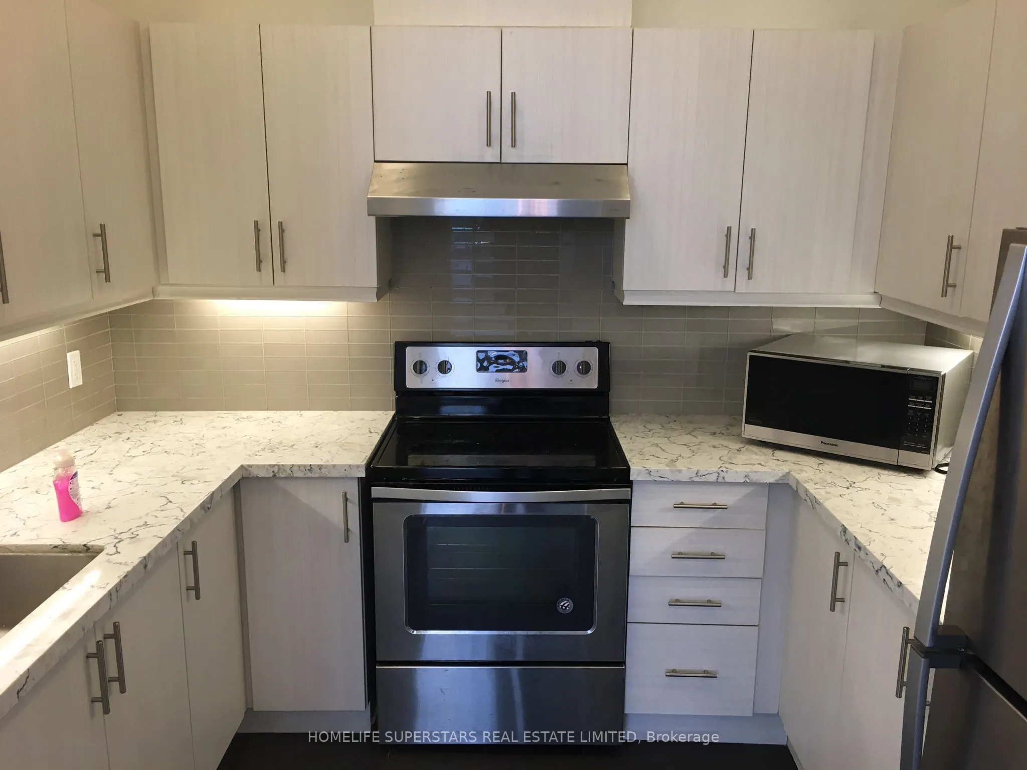 10 Willison Square N #305