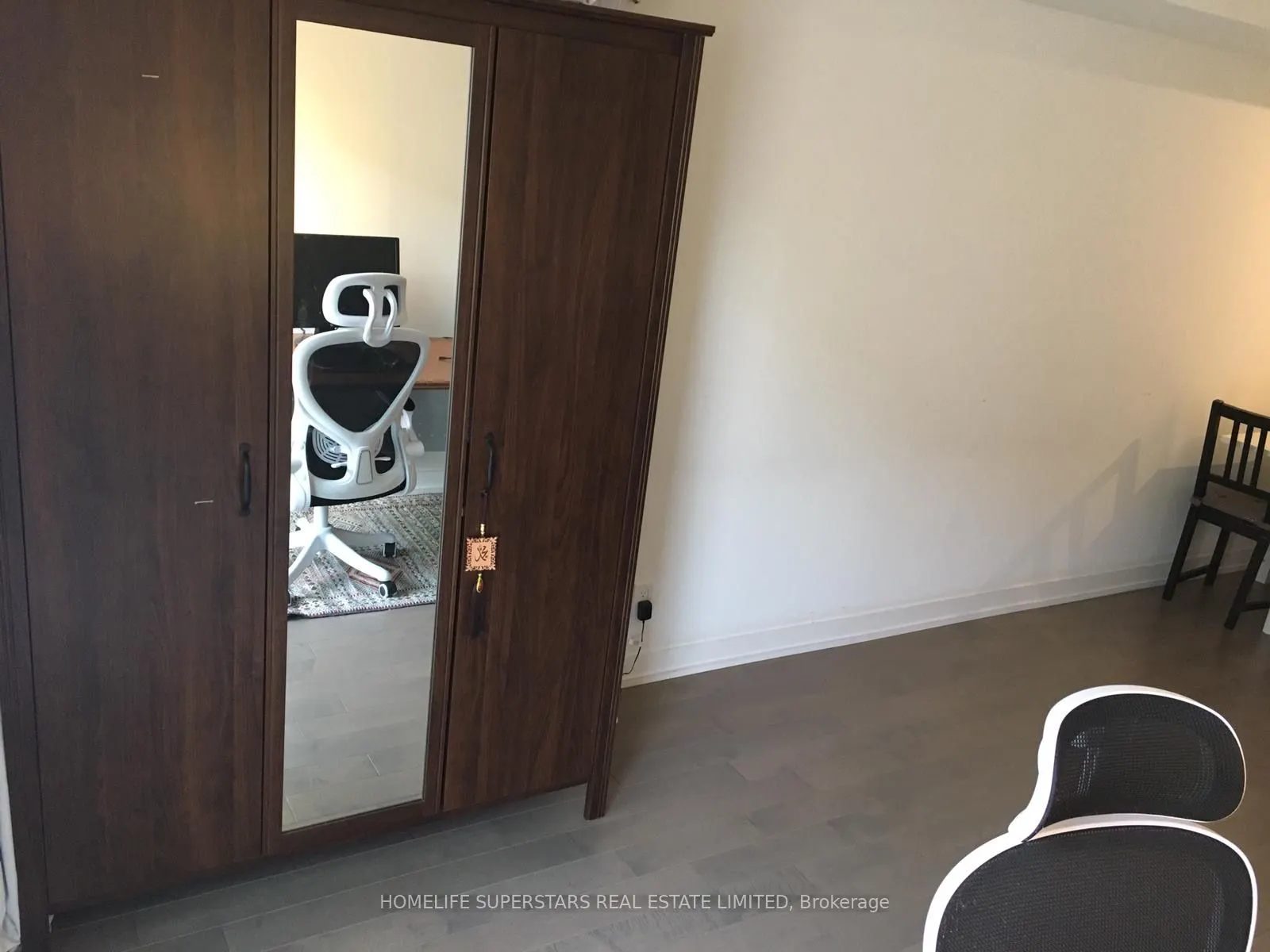 10 Willison Square N #305