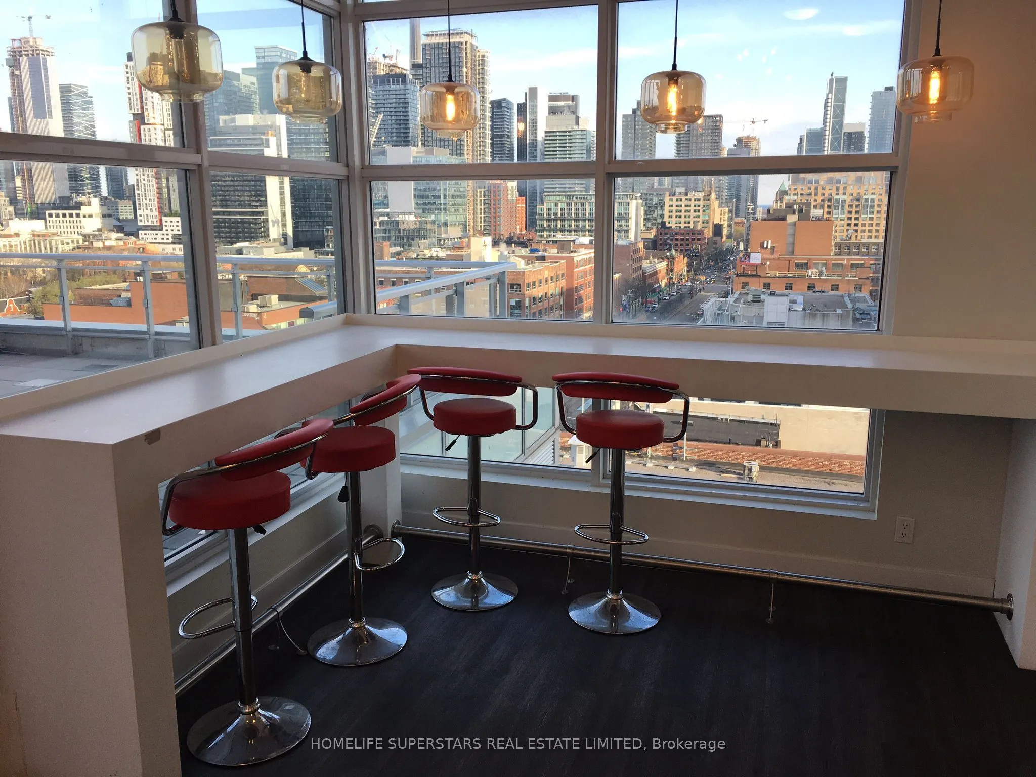 10 Willison Square N #305