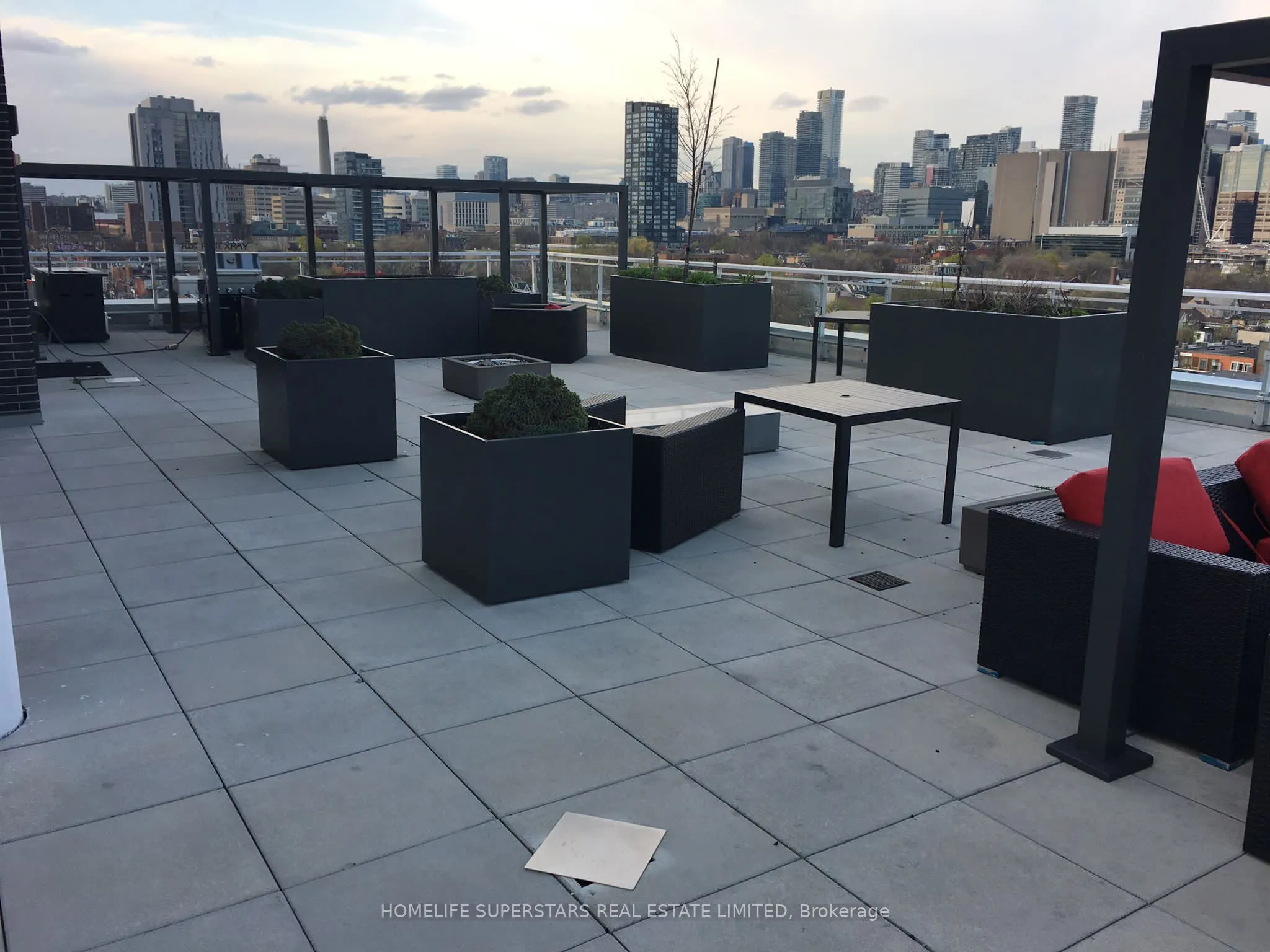 10 Willison Square N #305