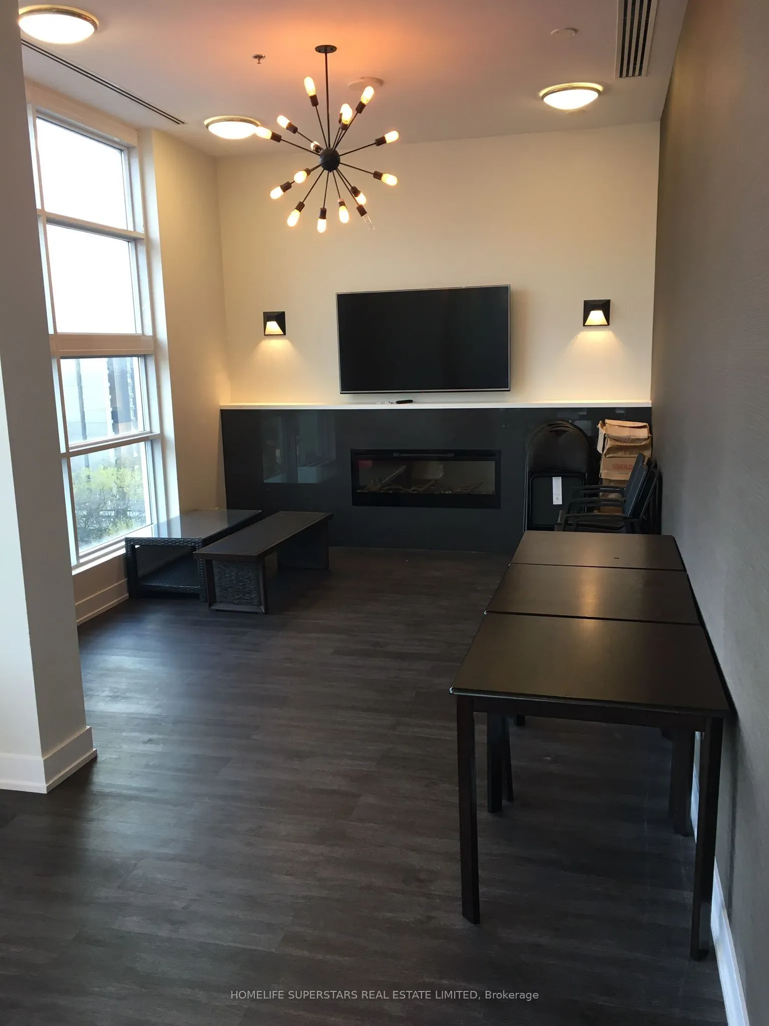 10 Willison Square N #305