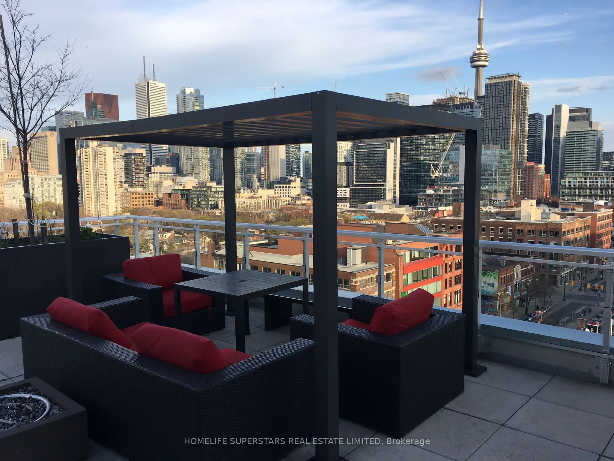 10 Willison Square N #305