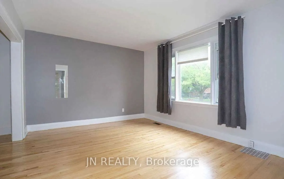 35 Anndale Drive