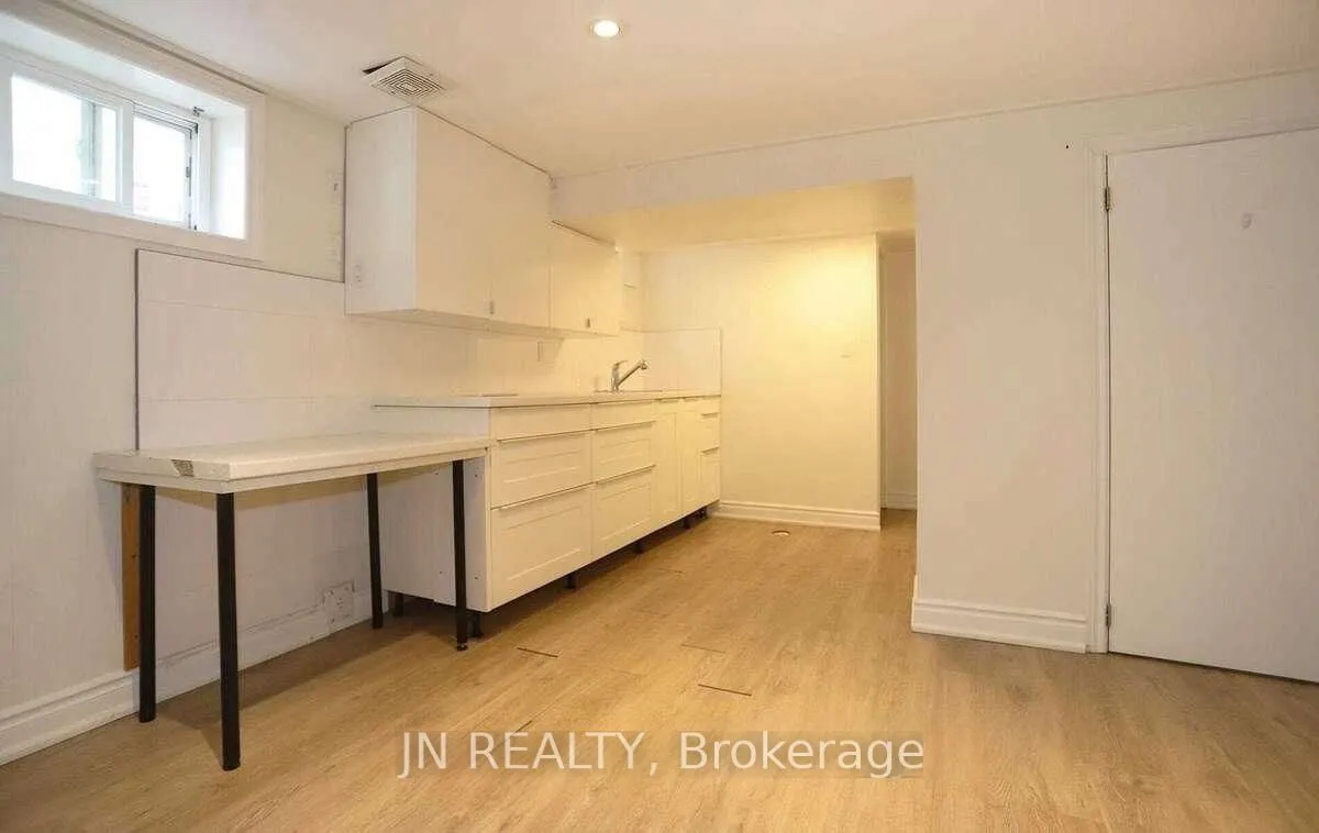 35 Anndale Drive
