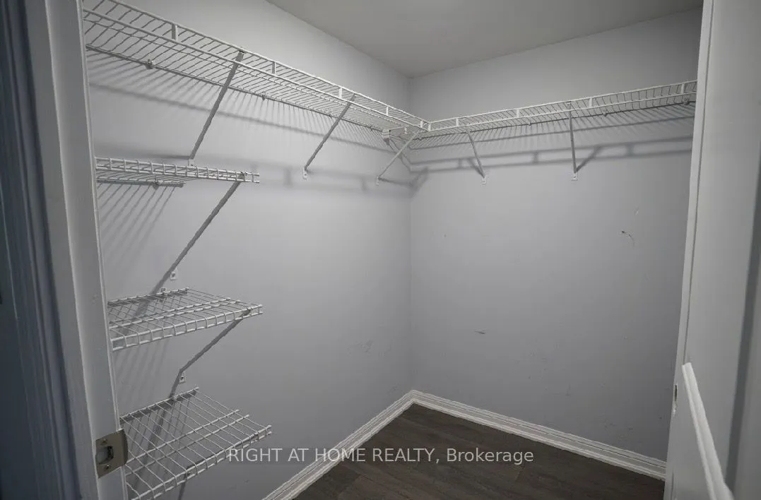 35 Bastion Street #706