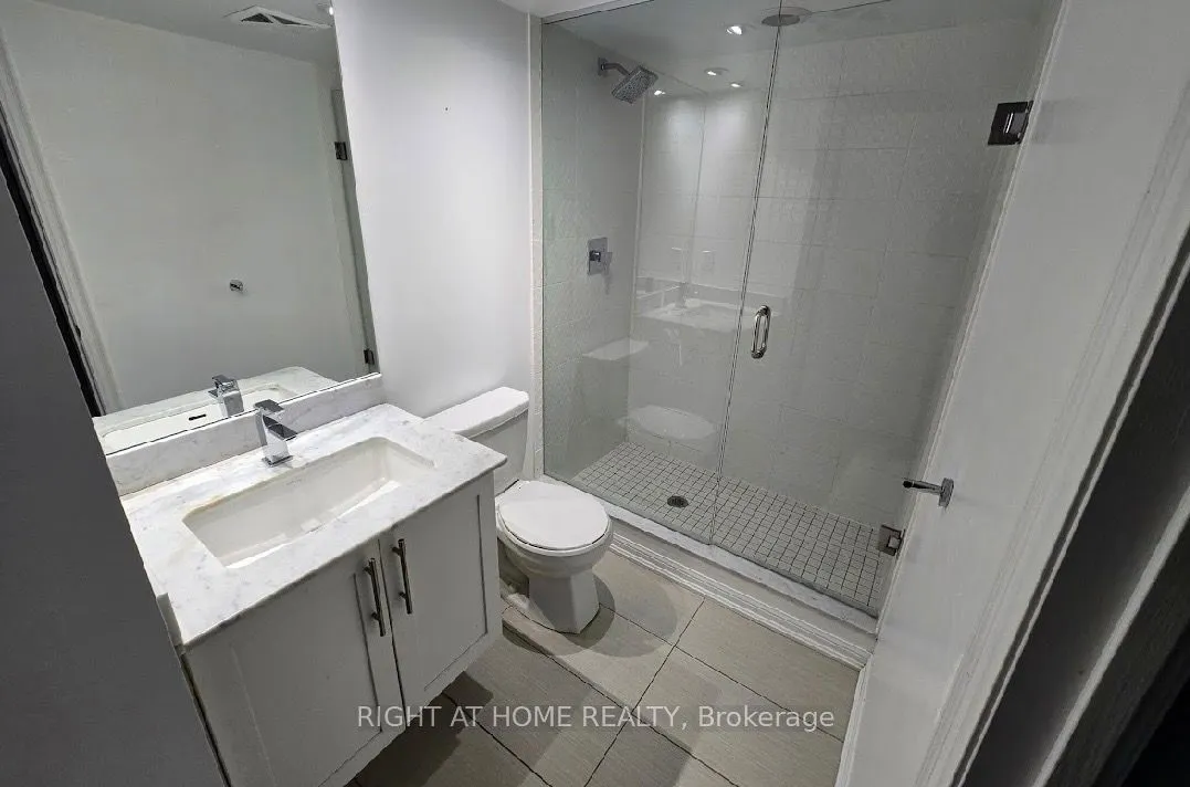 35 Bastion Street #706