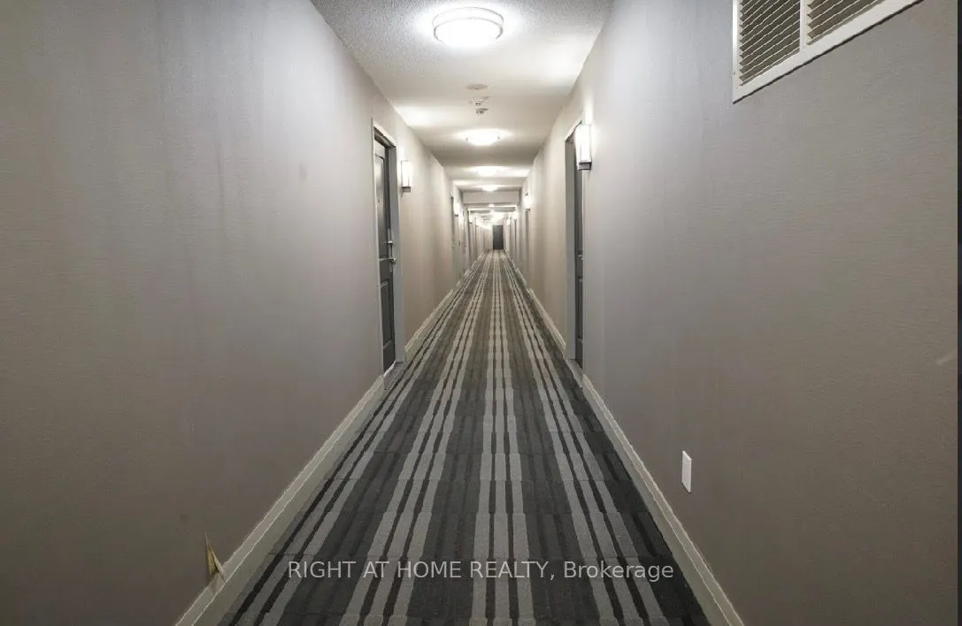 35 Bastion Street #706