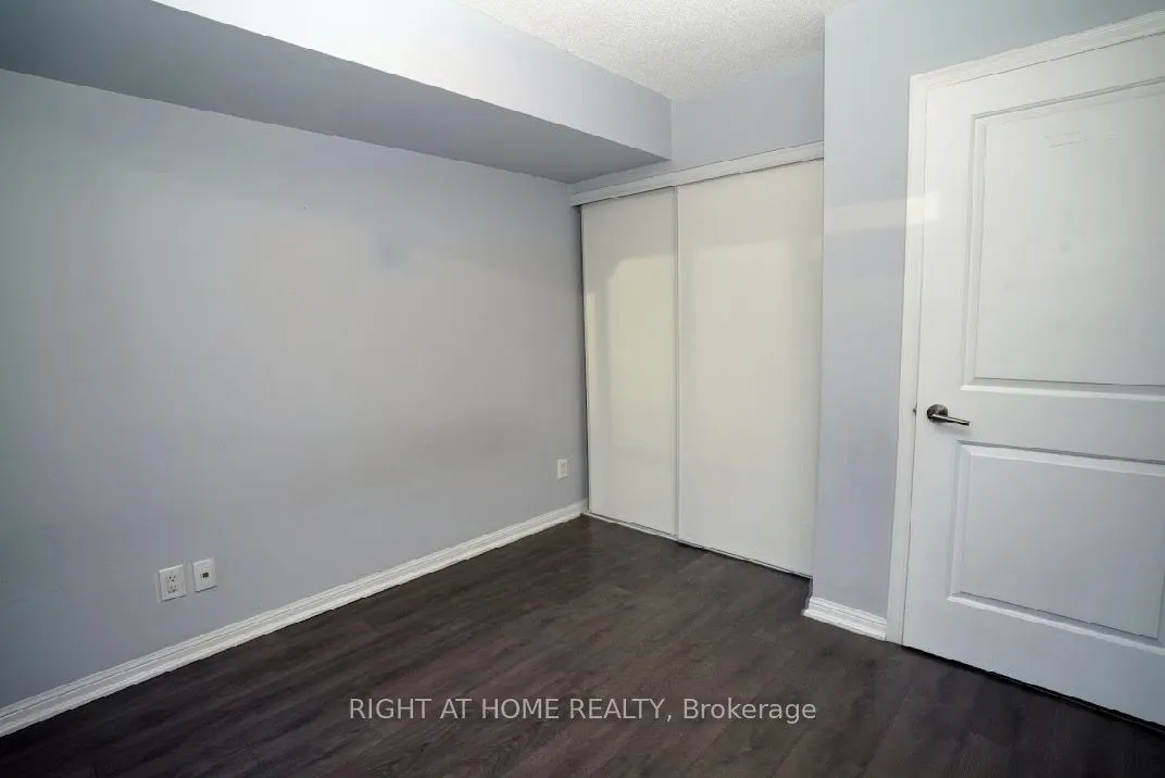 35 Bastion Street #706
