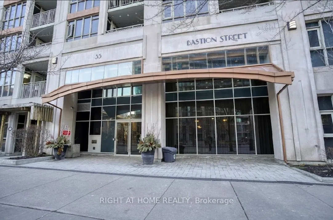 35 Bastion Street #706