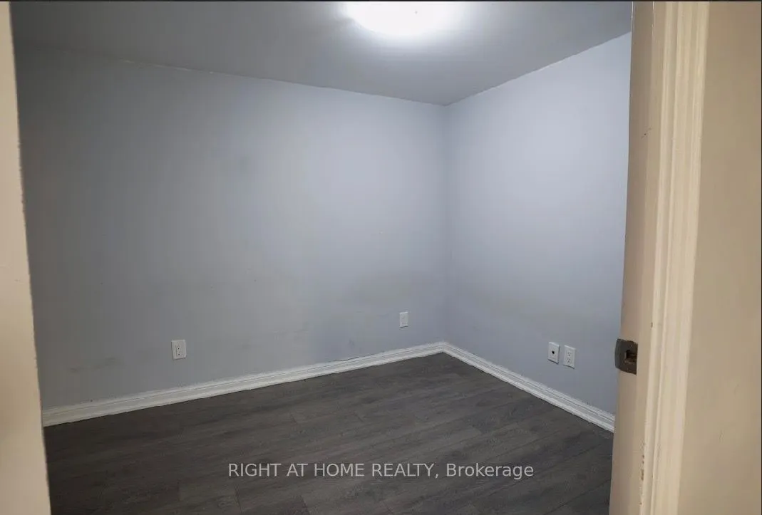 35 Bastion Street #706