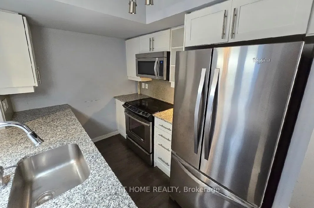 35 Bastion Street #706