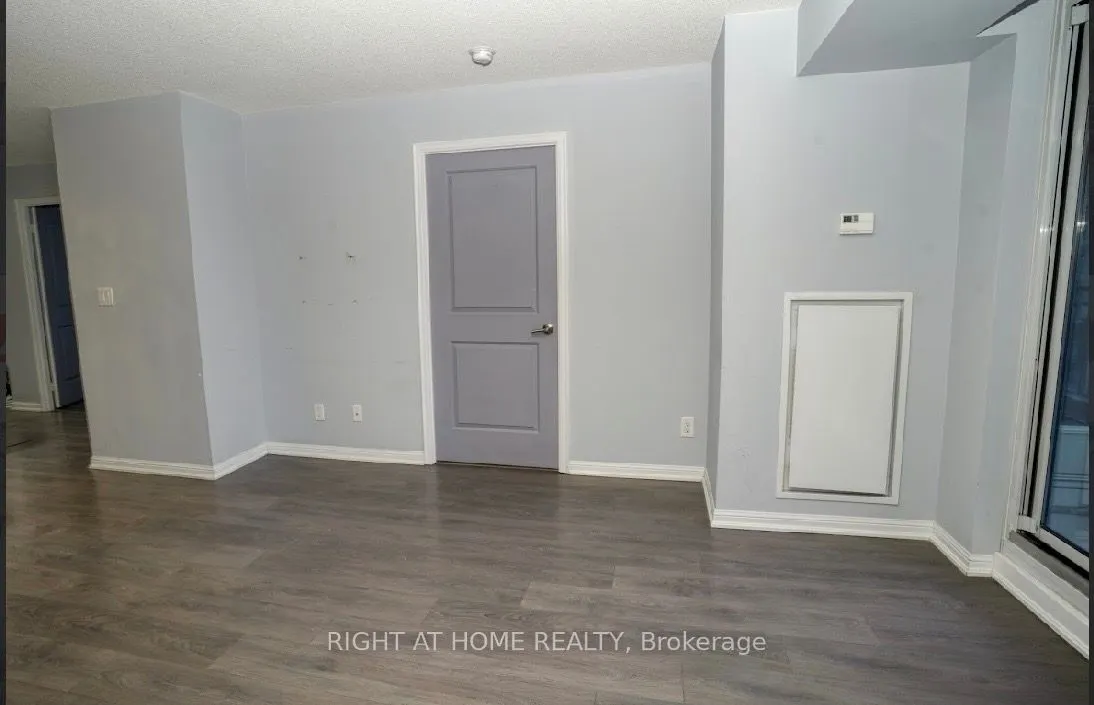 35 Bastion Street #706