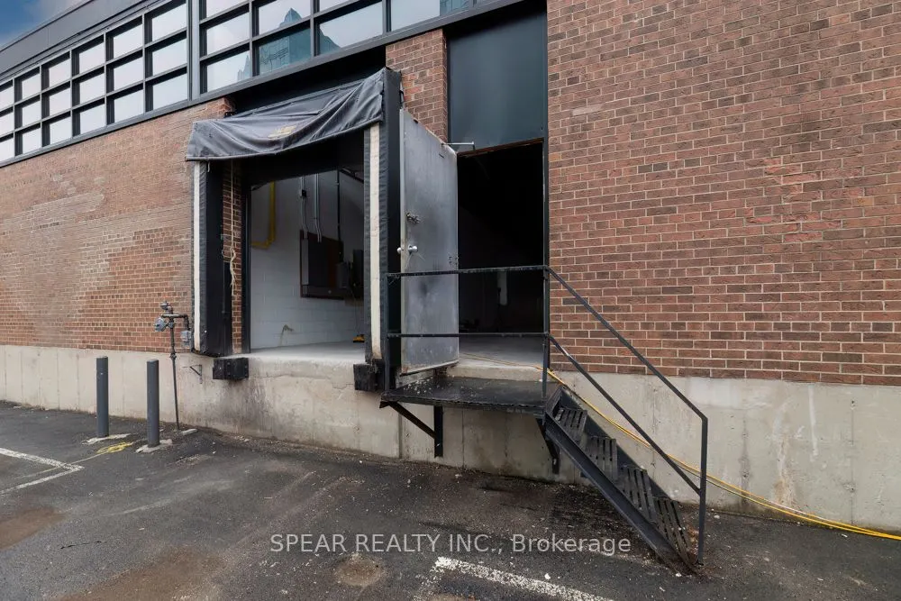 280 - 422 Consumers Road #11