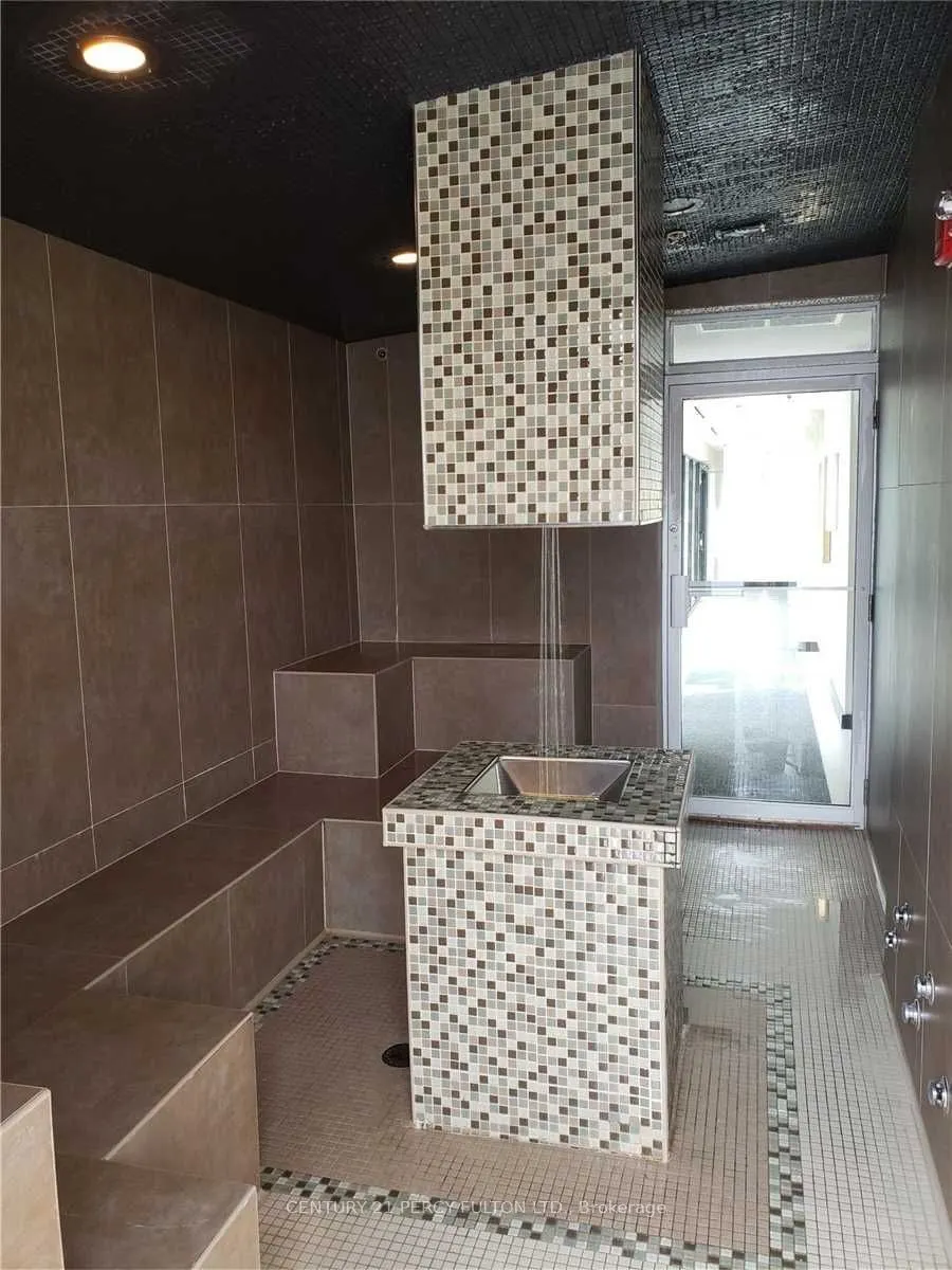 3018 Yonge Street #810