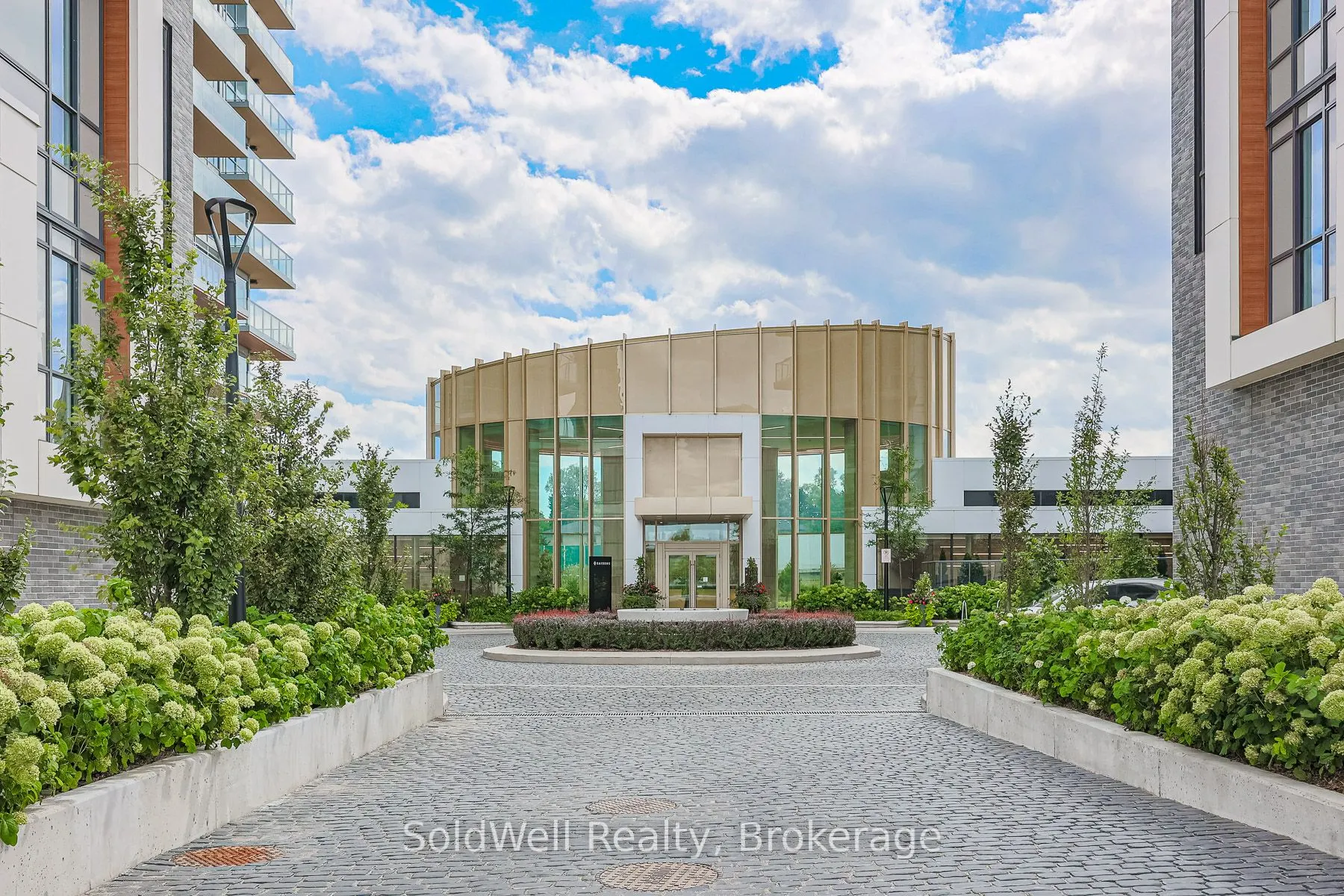 25 Mcmahon Drive #2103