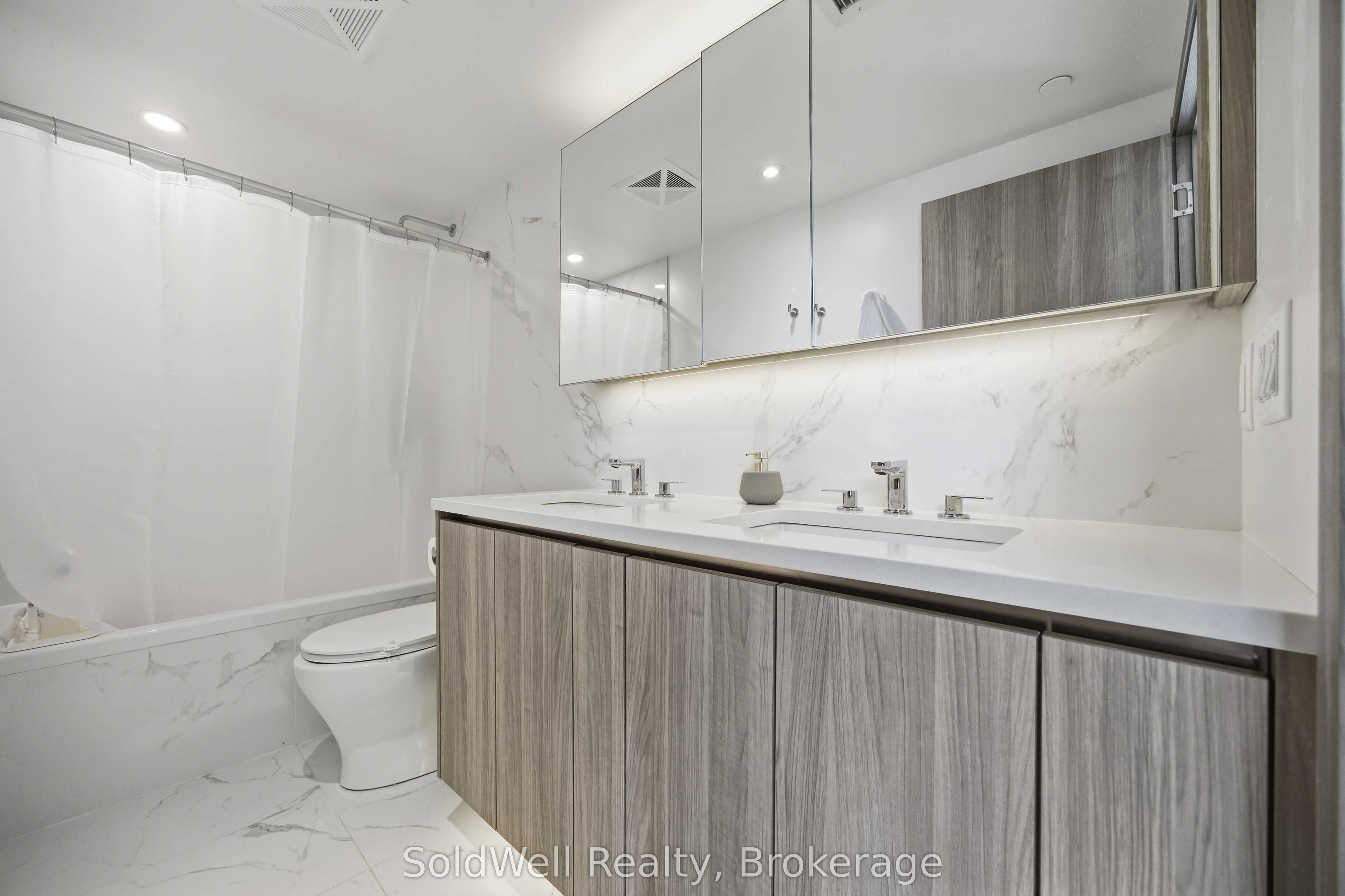 25 Mcmahon Drive #2103