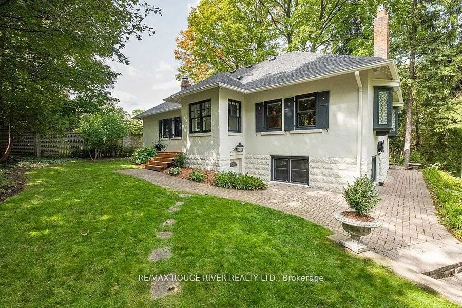 11 Donwoods Drive