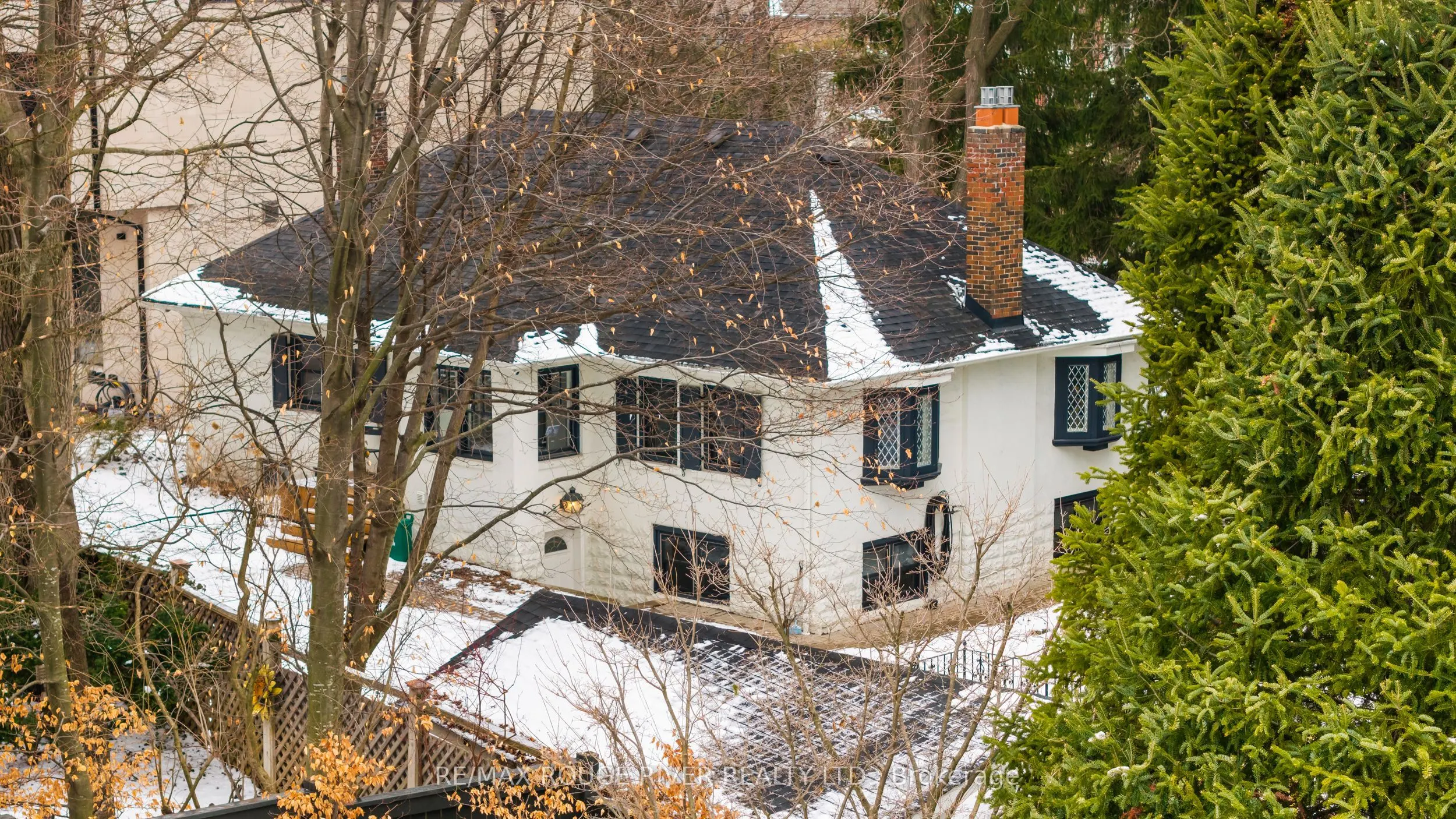 11 Donwoods Drive