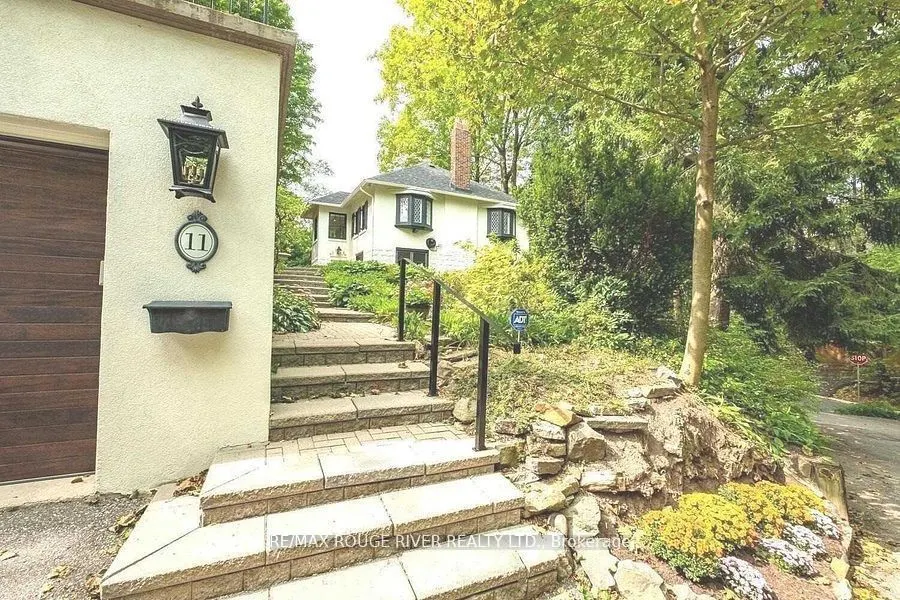 11 Donwoods Drive