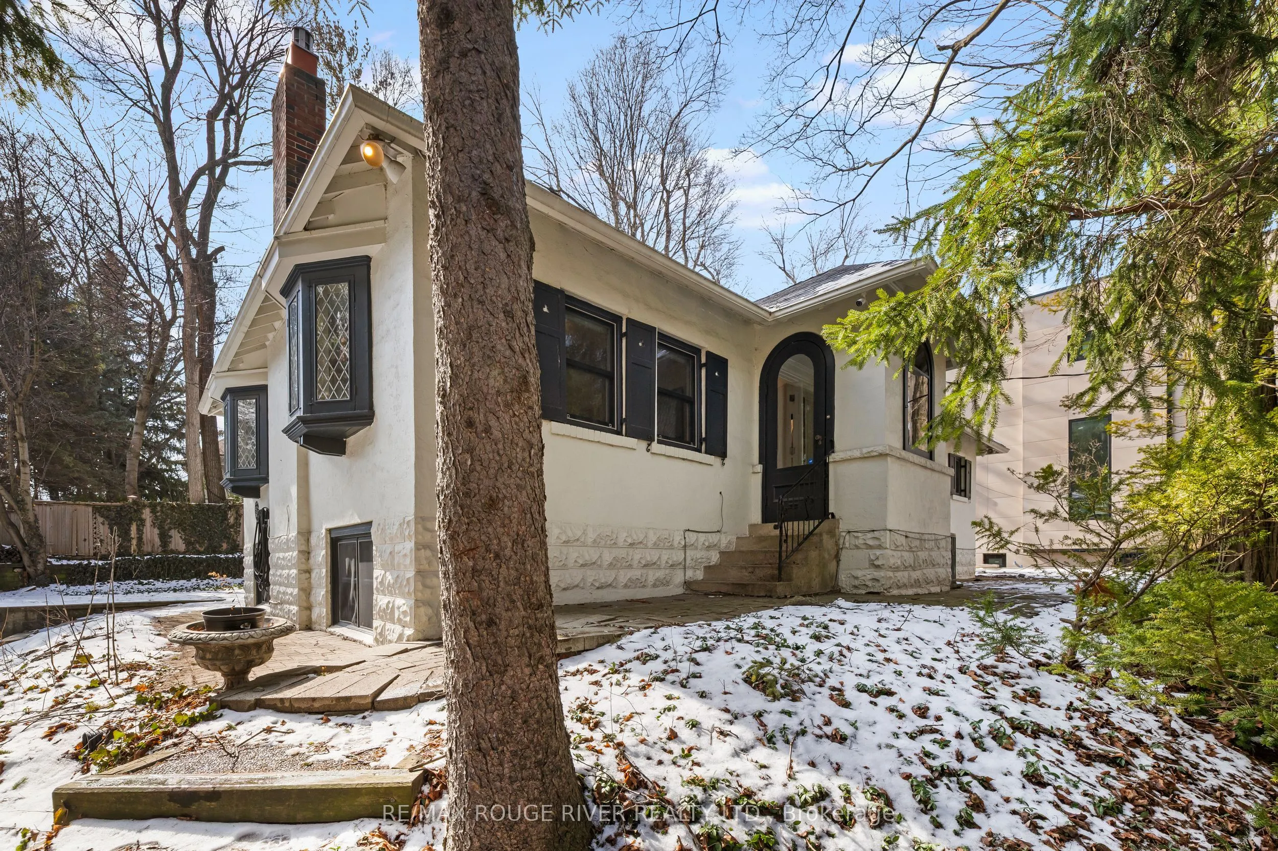 11 Donwoods Drive