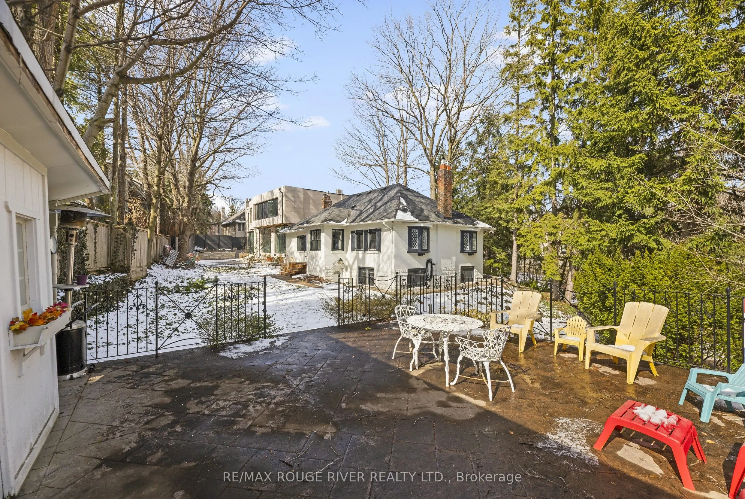 11 Donwoods Drive