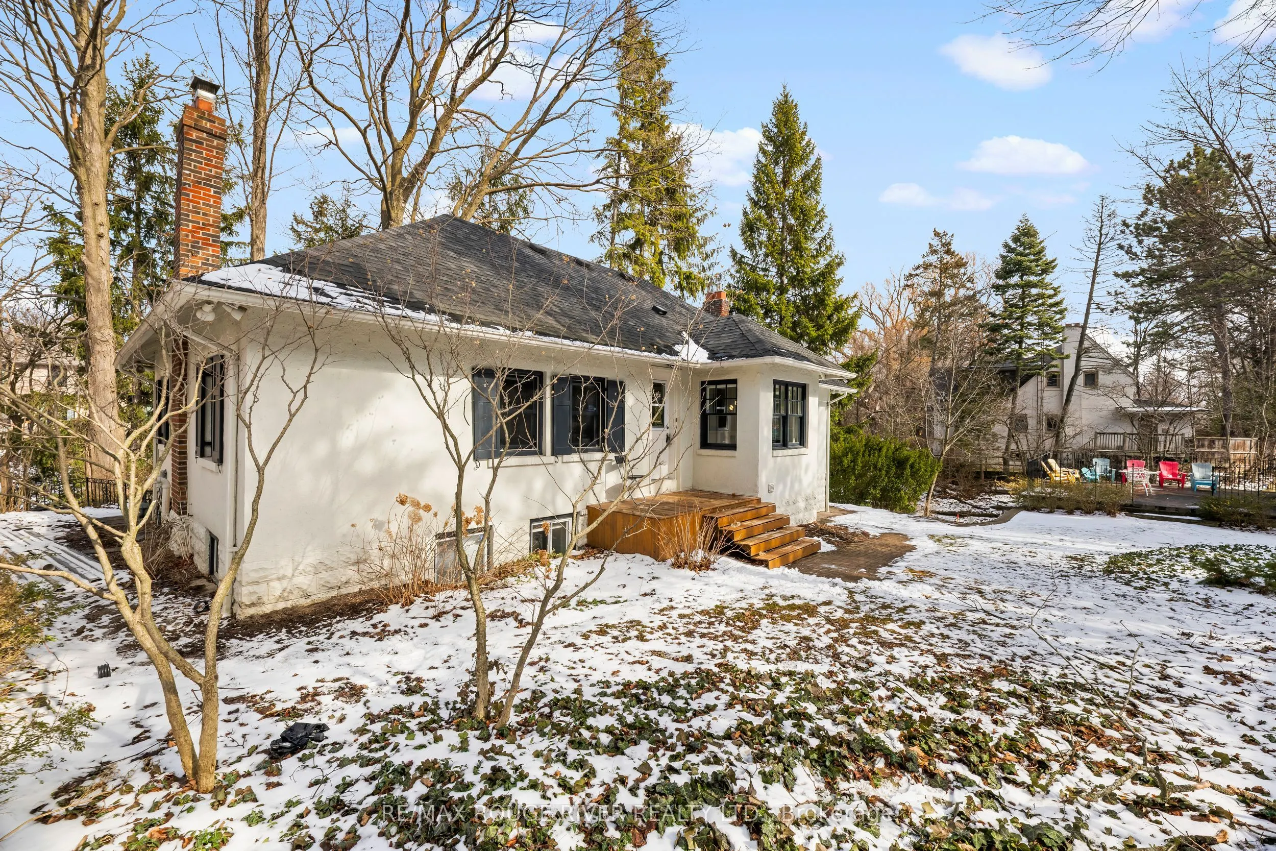 11 Donwoods Drive