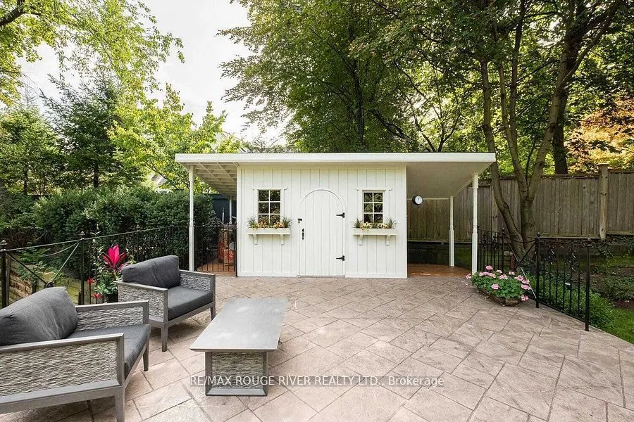 11 Donwoods Drive