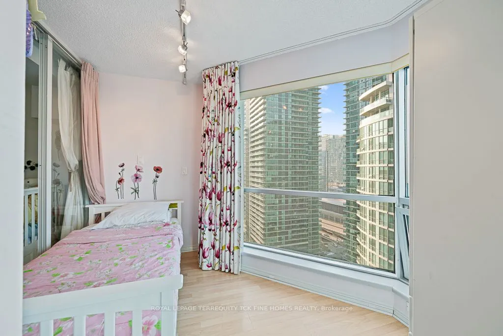 10 Yonge Street #2604