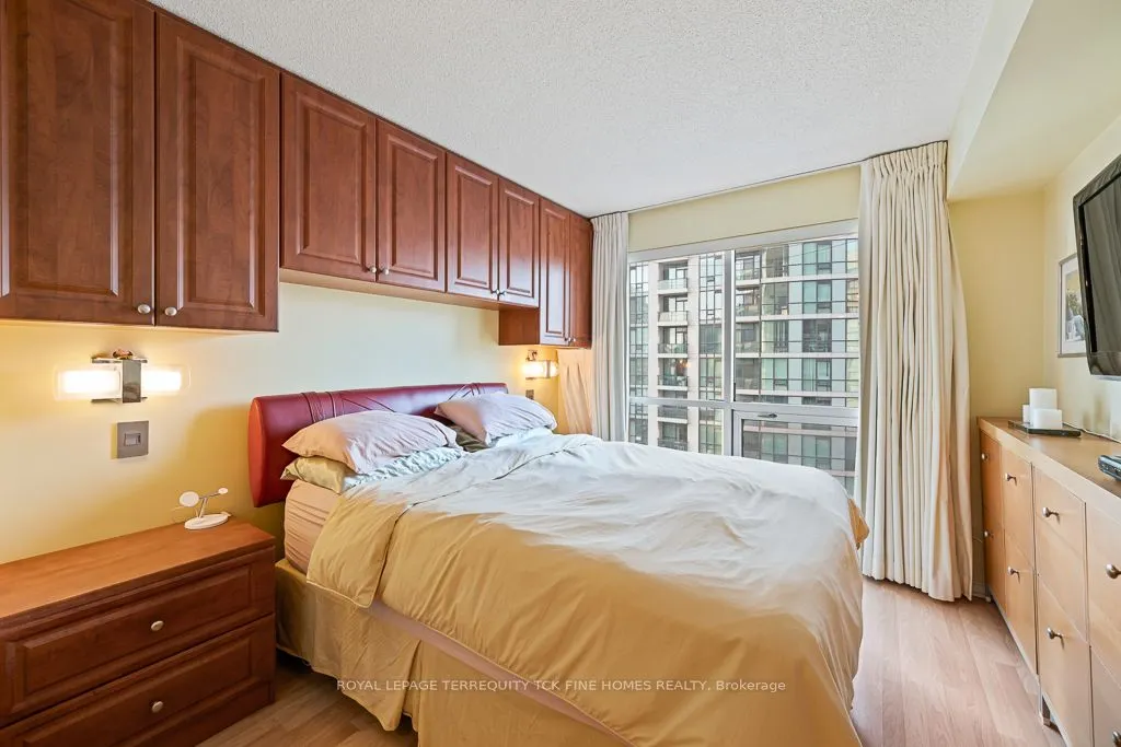 10 Yonge Street #2604