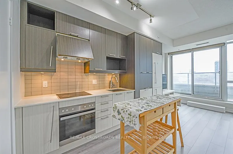 199 Richmond Street W #1708