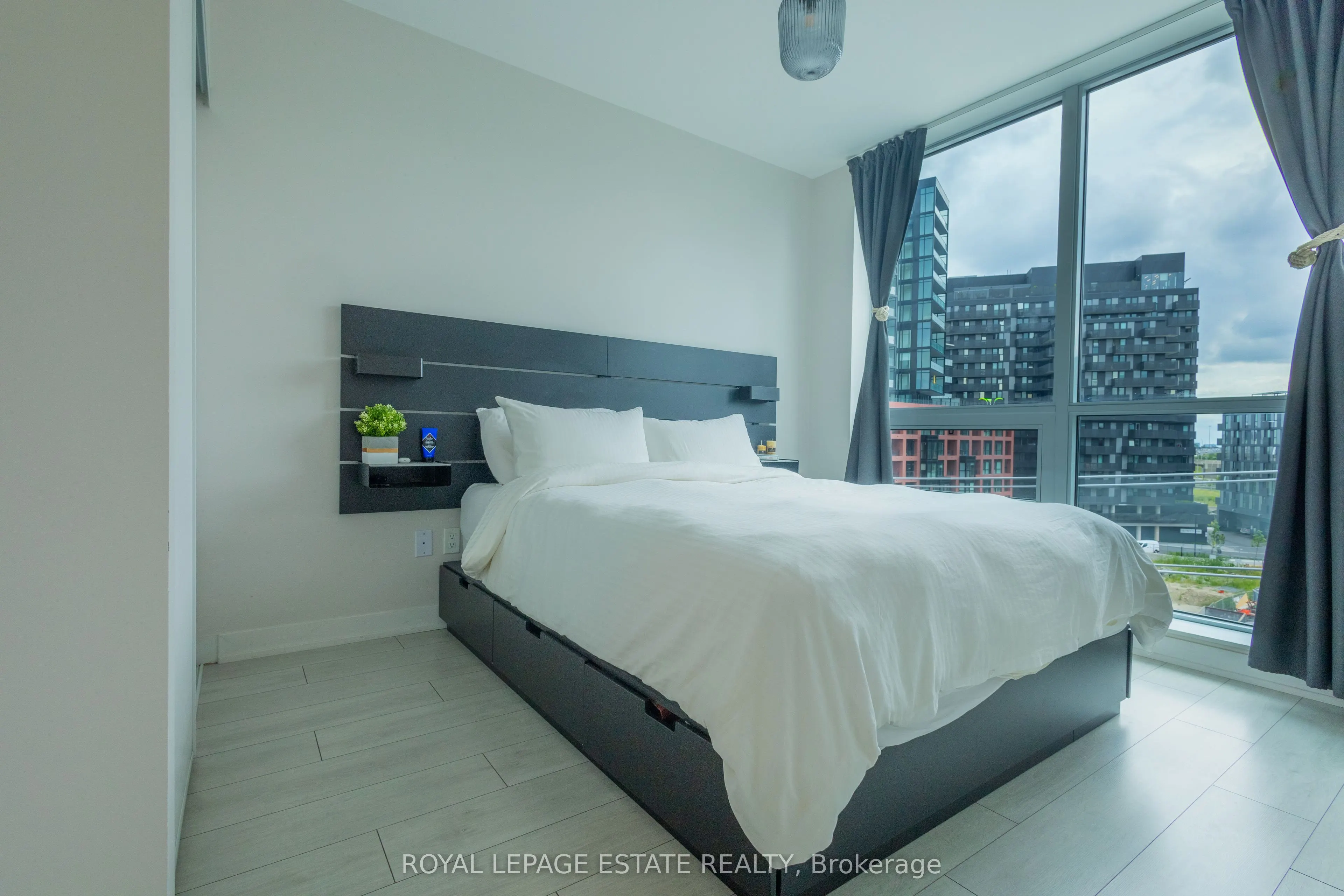 31 Tippett Road #657