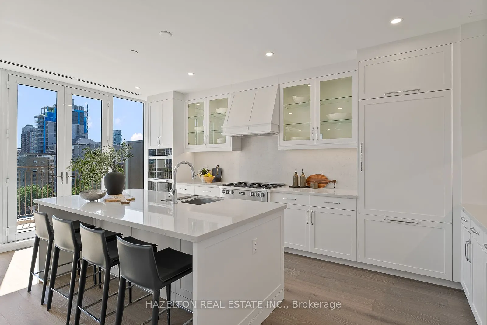 128 Hazelton Avenue #802
