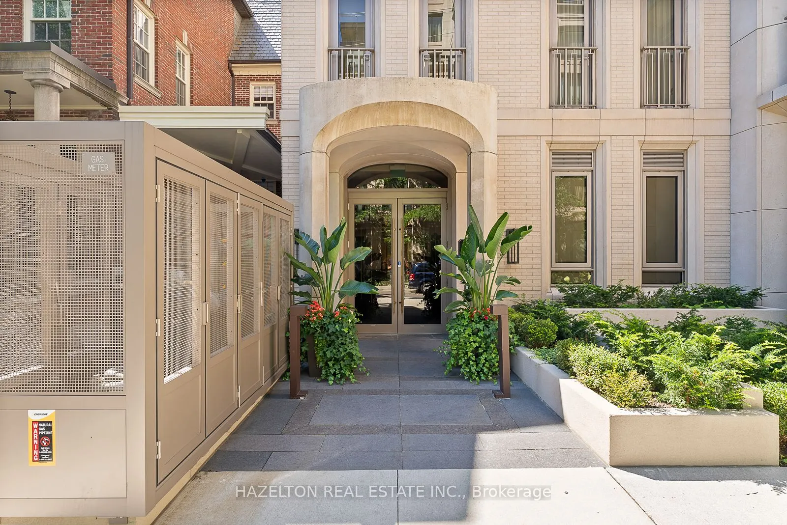 128 Hazelton Avenue #802