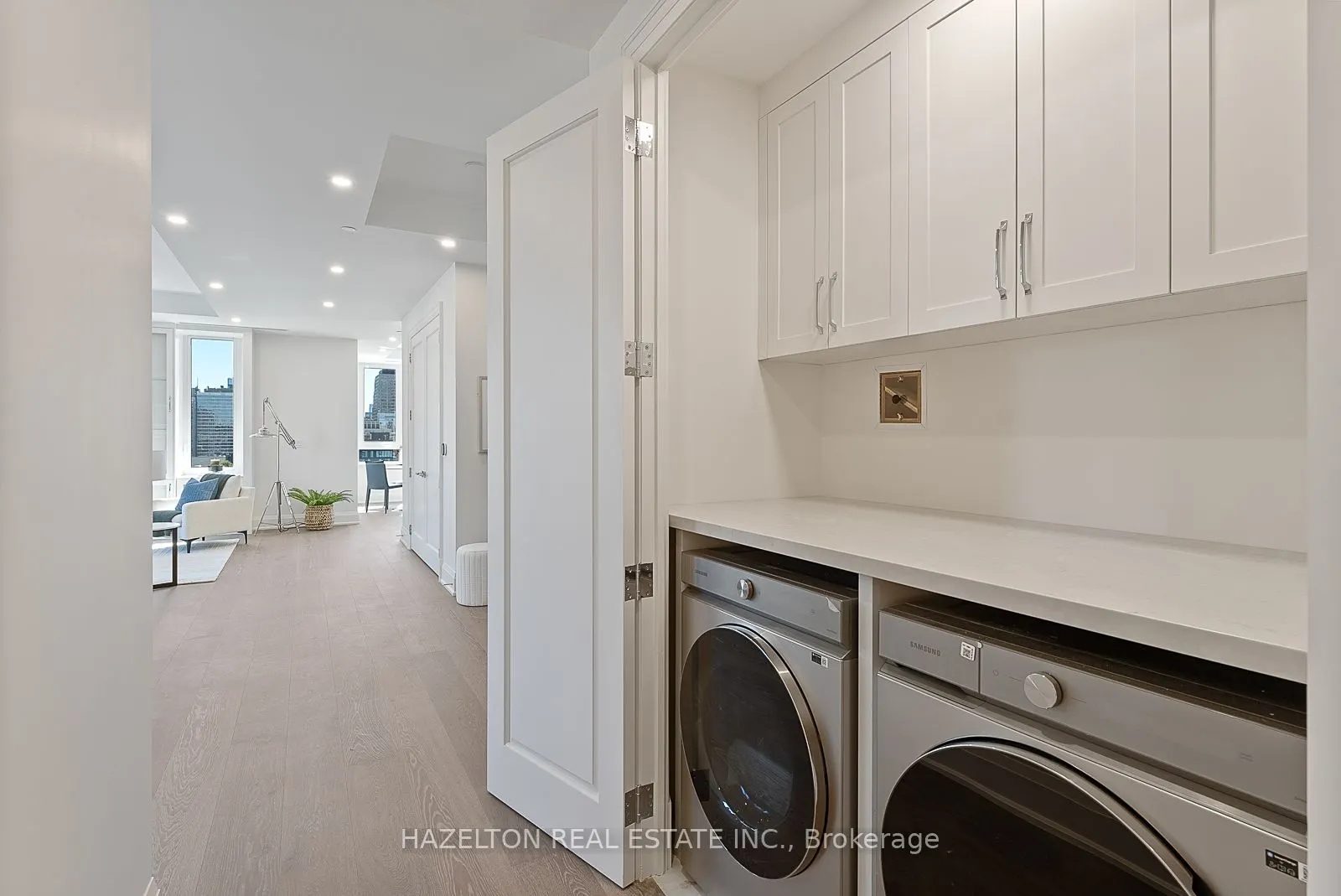 128 Hazelton Avenue #802