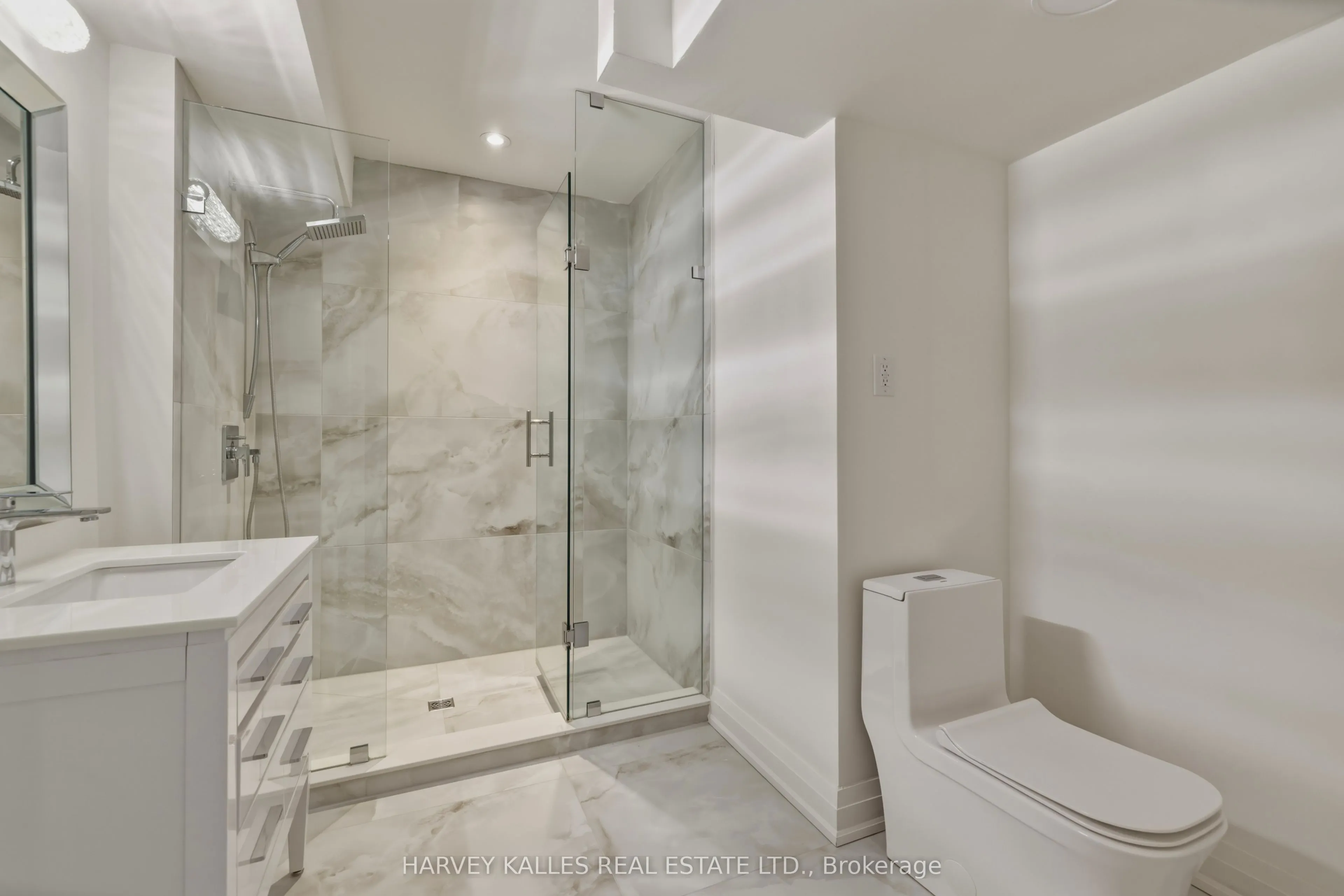 537 Blythwood Road