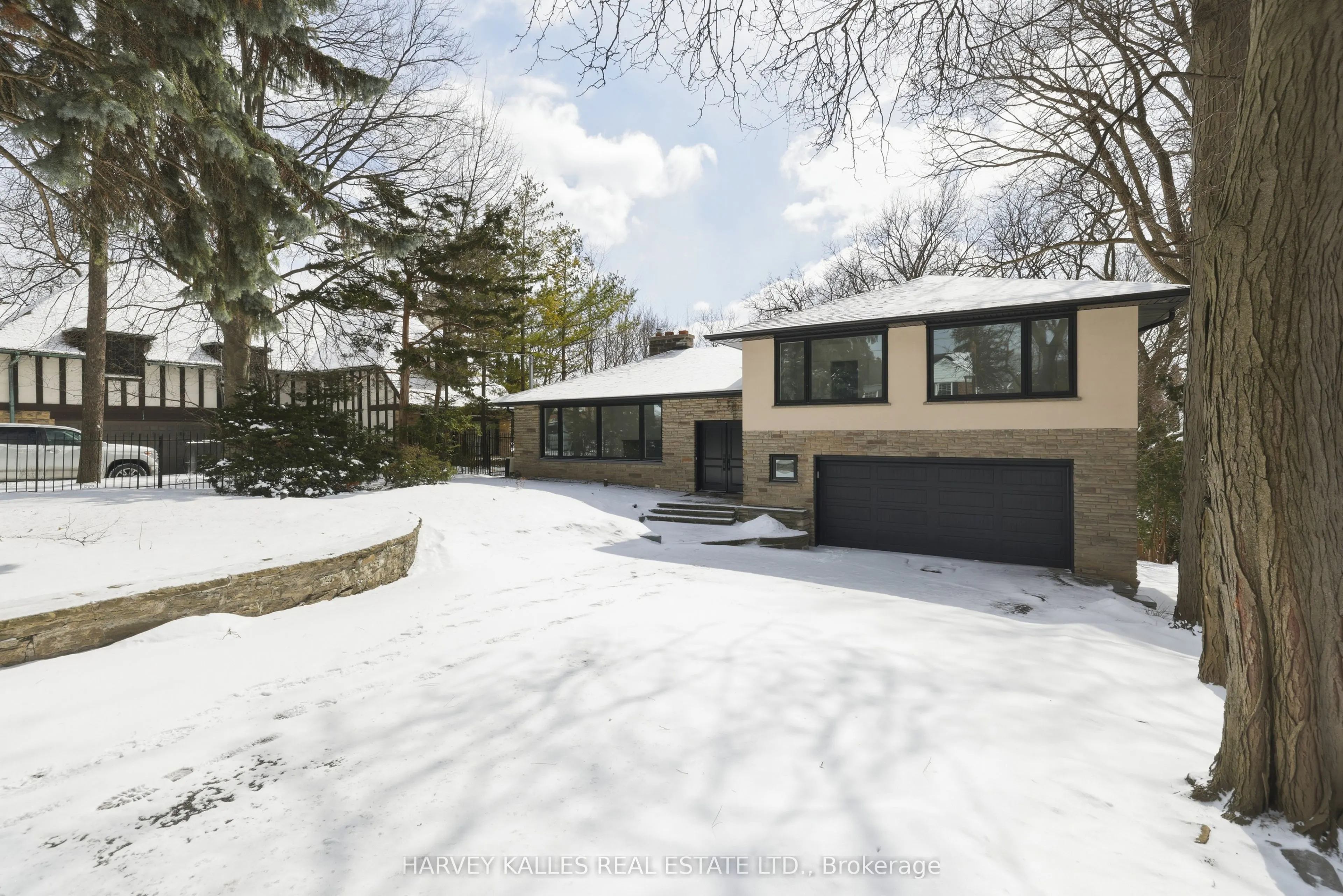 537 Blythwood Road