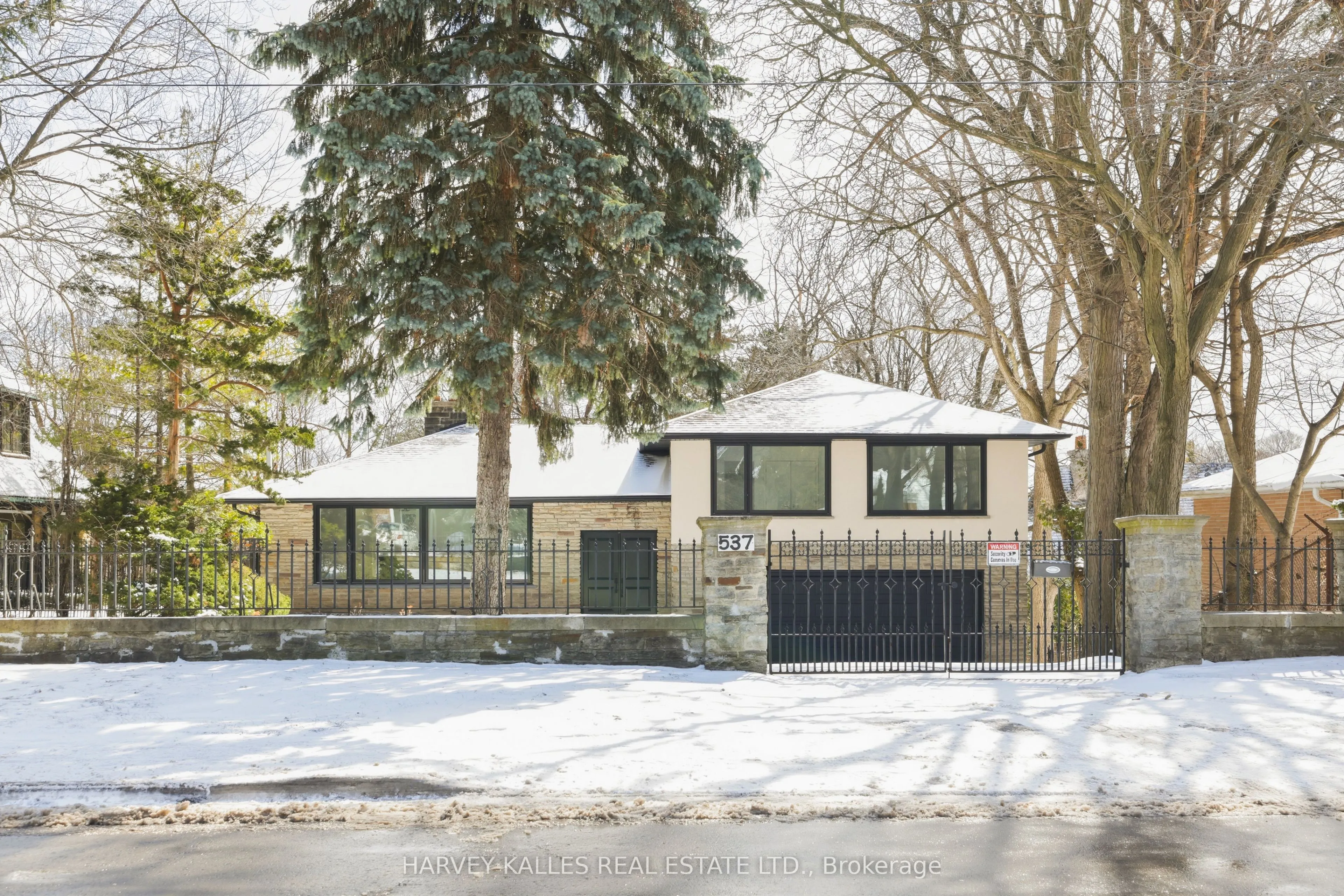537 Blythwood Road