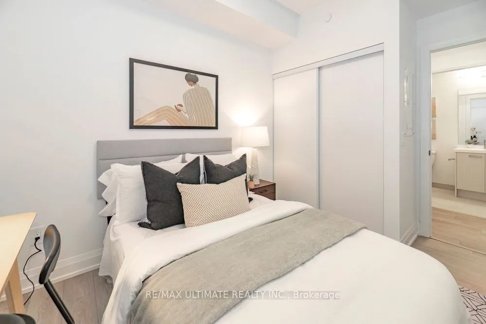 20 Soudan Avenue #1008