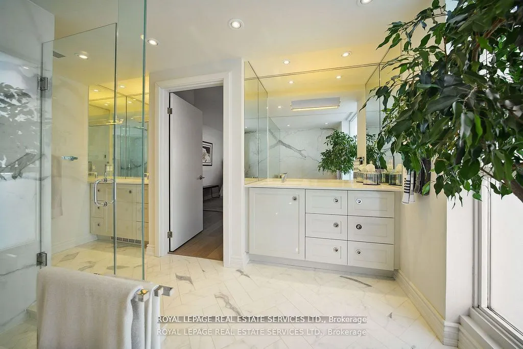 480 Queens Quay W #601