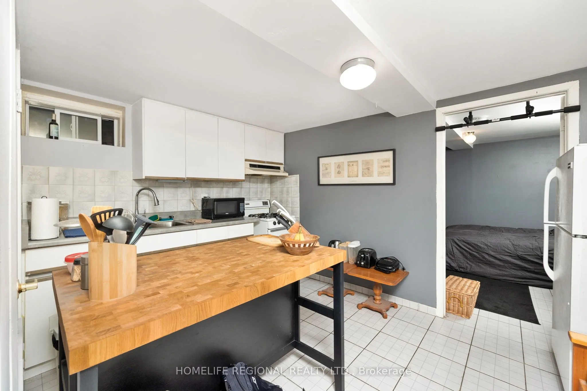200 Roxton Road