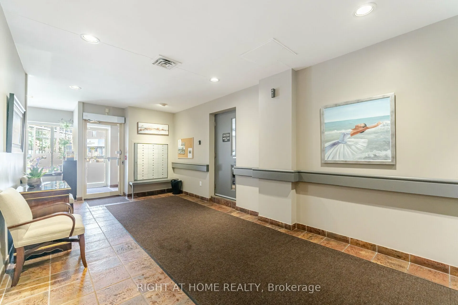 1387 Bayview Avenue #306
