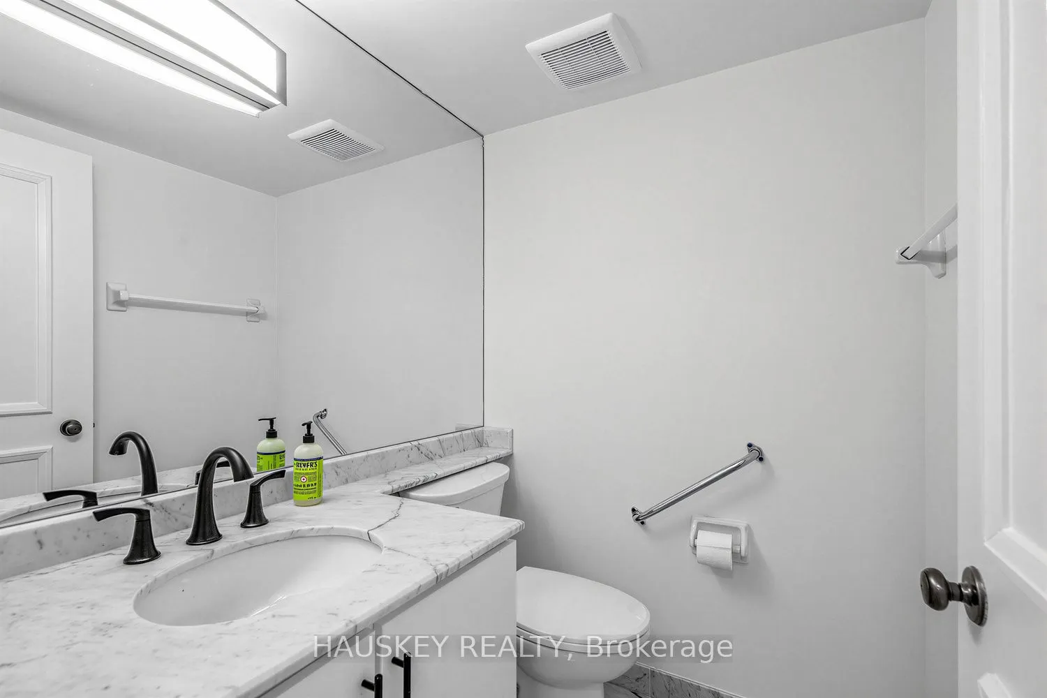 3800 Yonge Street #402