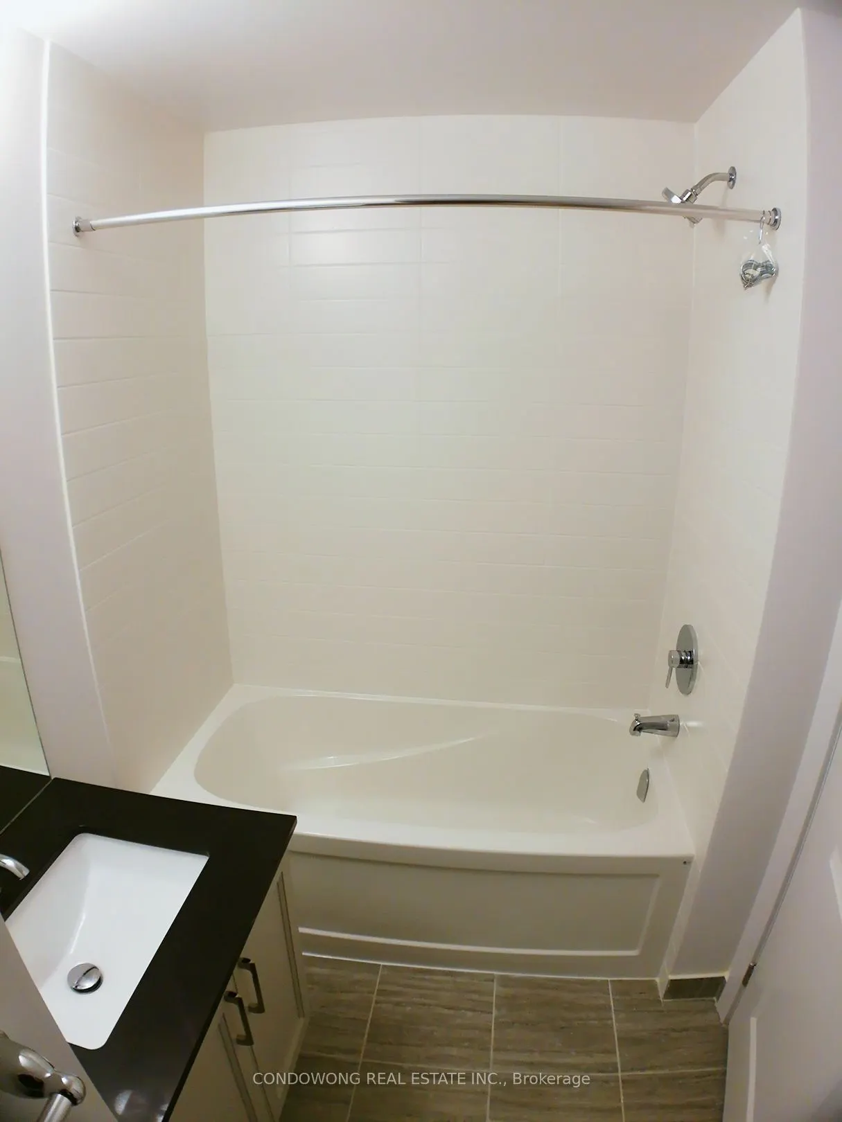 7 Kenaston Gardens #325