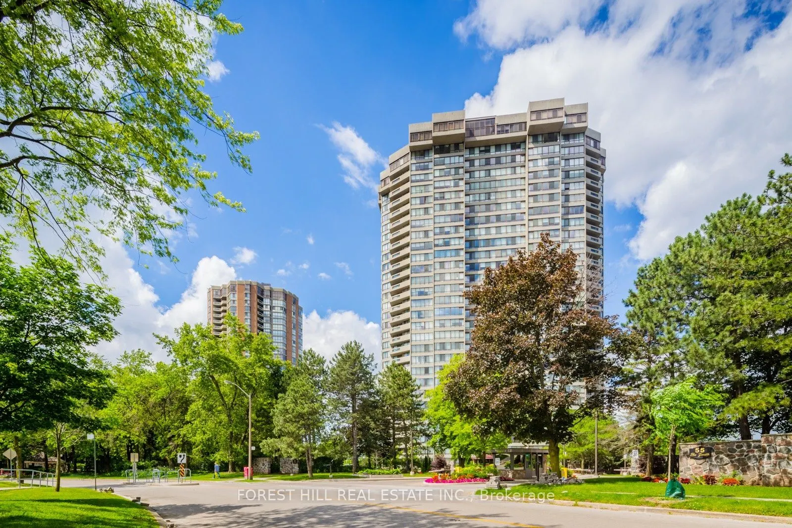 65 Skymark Drive #1406