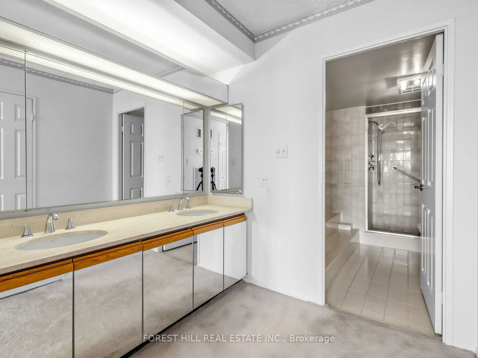 65 Skymark Drive #1406