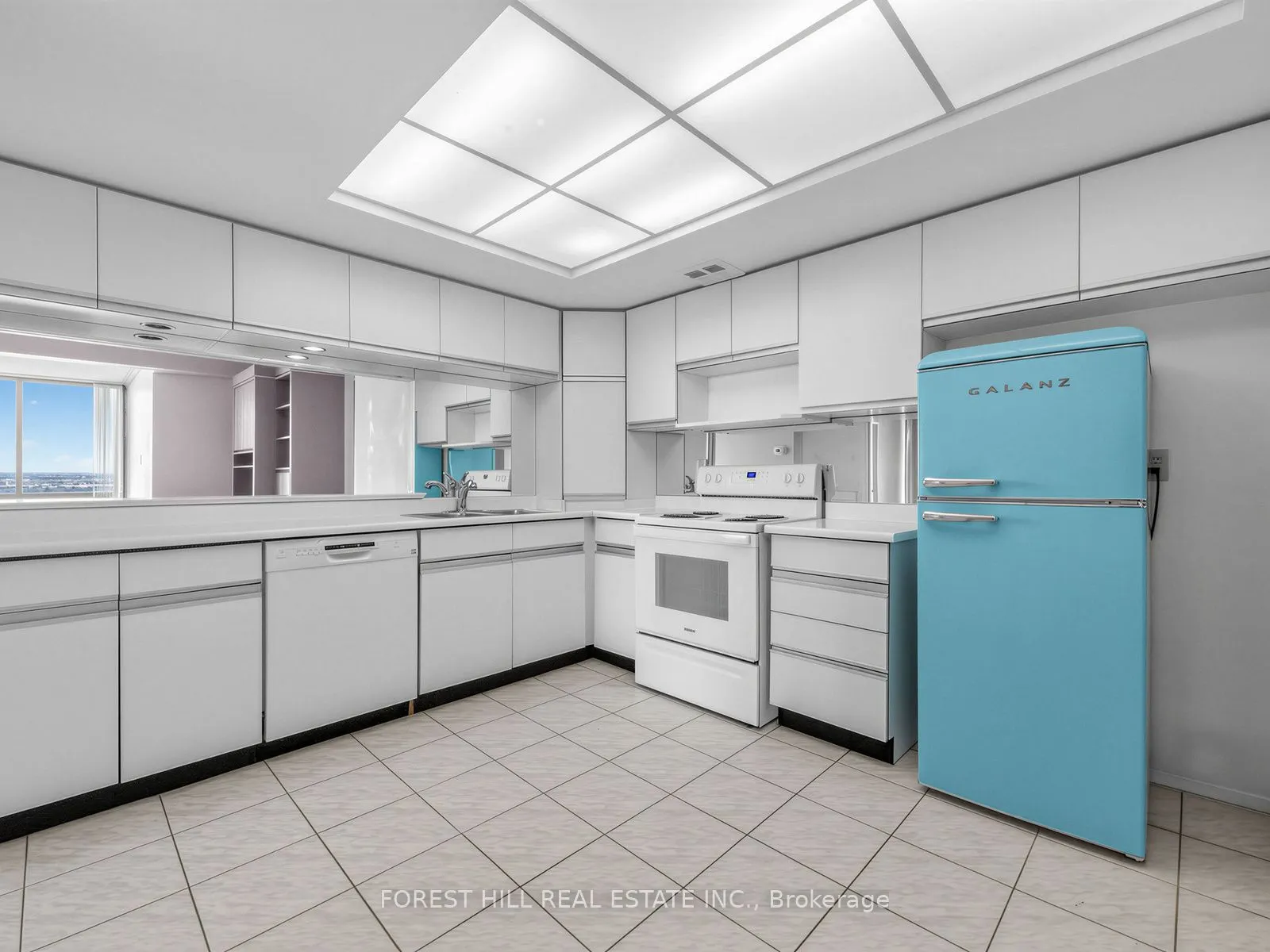 65 Skymark Drive #1406