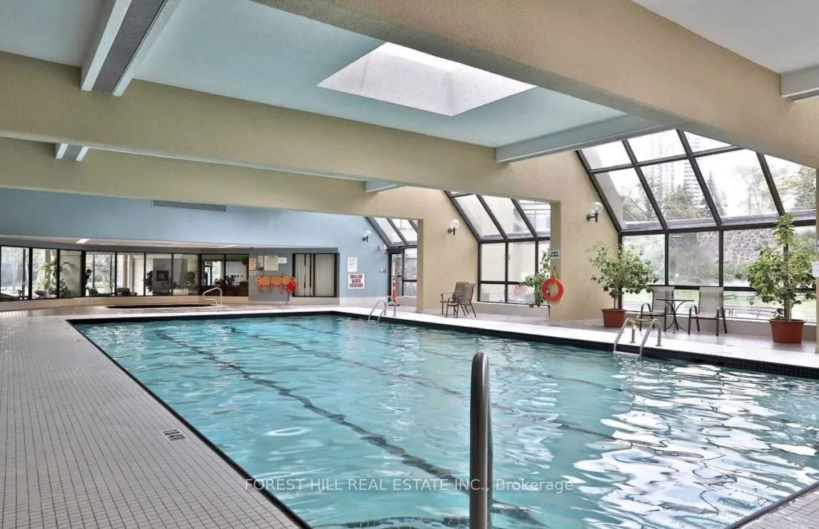 65 Skymark Drive #1406