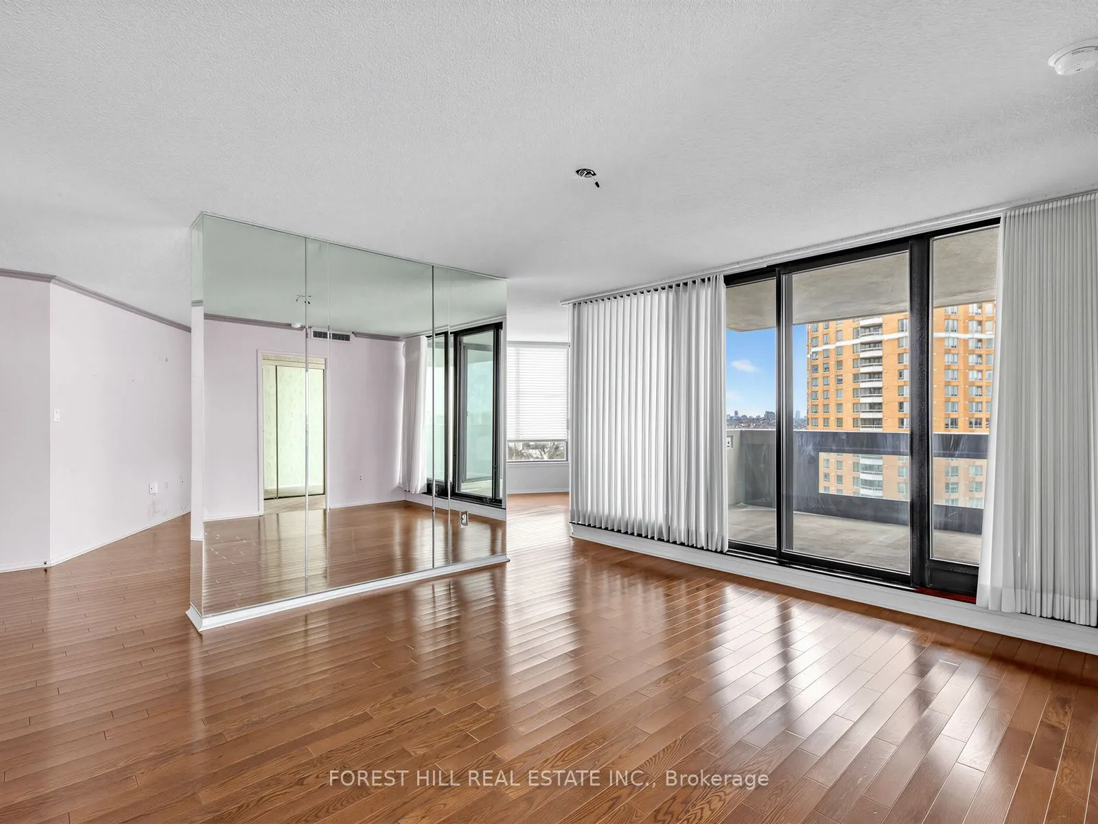 65 Skymark Drive #1406