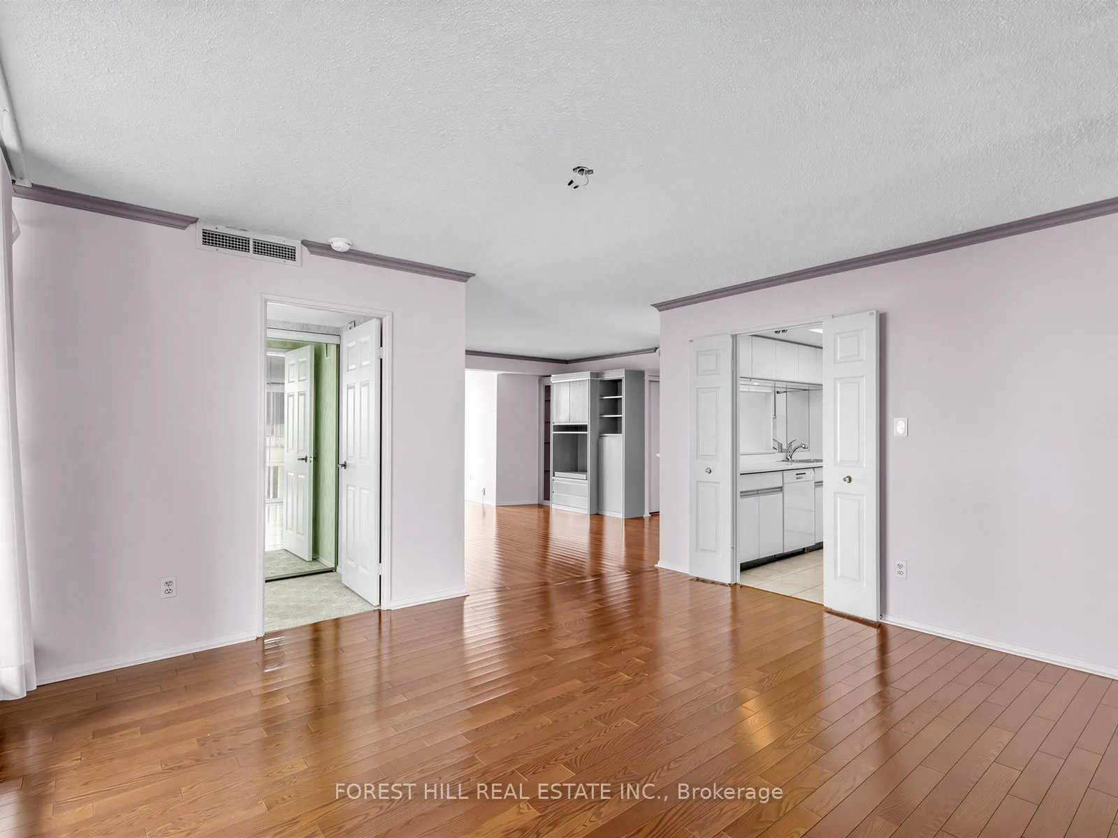 65 Skymark Drive #1406